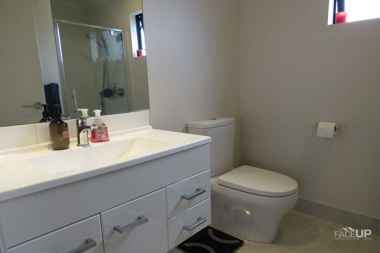 Photo of property in 91b Hobsonville Point Road, Hobsonville, Auckland, 0616