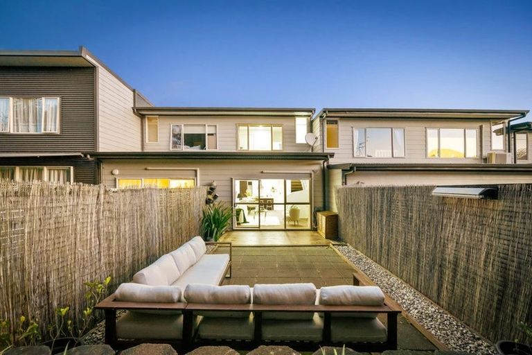 Photo of property in 3/206 Manuka Road, Bayview, Auckland, 0629