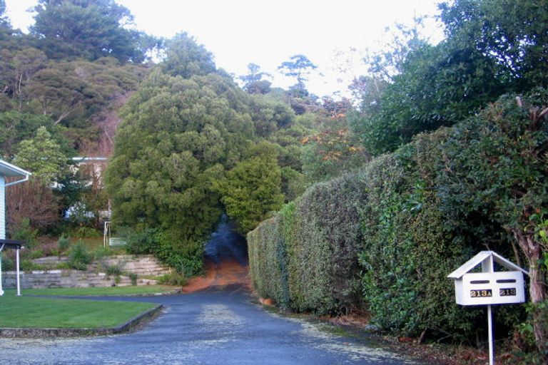 Photo of property in 213 Whites Line East, Waiwhetu, Lower Hutt, 5010