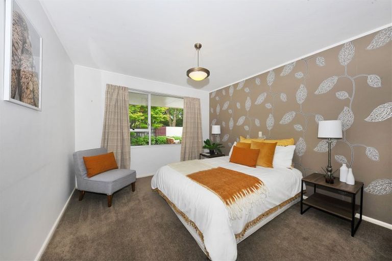 Photo of property in 35 Montclare Avenue, Avonhead, Christchurch, 8042