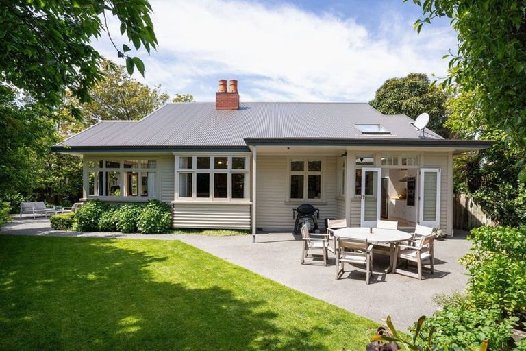 Photo of property in 11 Idris Road, Fendalton, Christchurch, 8052
