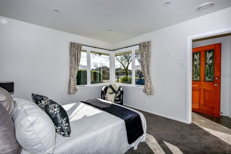Photo of property in 30 Emlyn Place, Avondale, Christchurch, 8061