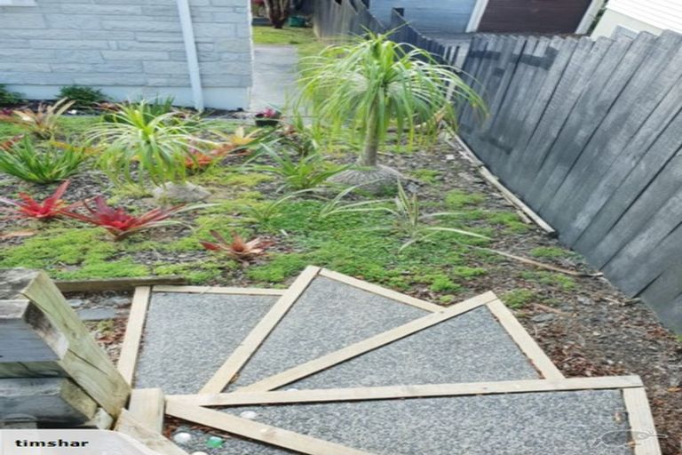 Photo of property in 25 Mcphail Street, Birkdale, Auckland, 0626