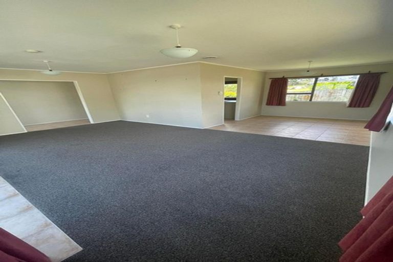 Photo of property in 19 Blacklock Avenue, Henderson, Auckland, 0612