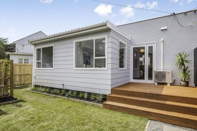 Photo of property in 52 Durham Crescent, Fairfield, Lower Hutt, 5011