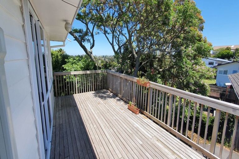 Photo of property in 1/223 Eskdale Road, Birkenhead, Auckland, 0626