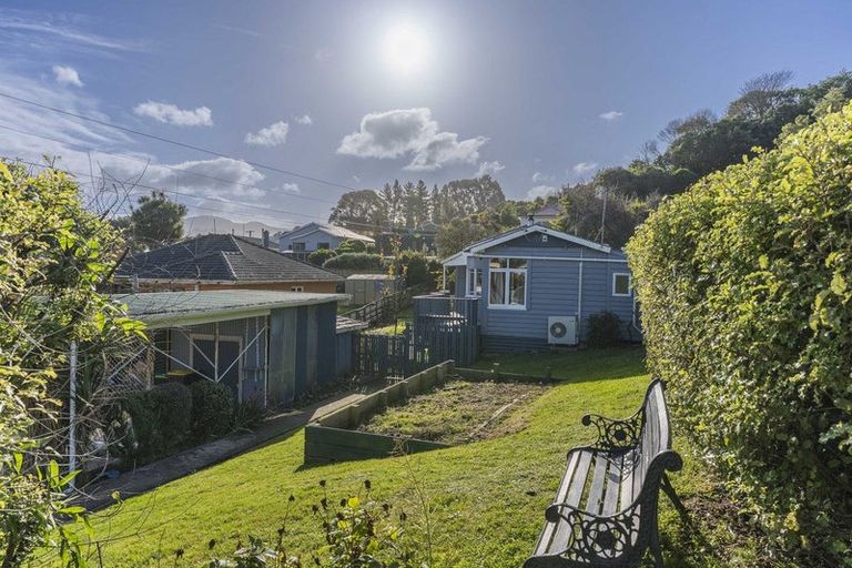 Photo of property in 7 Dickson Street, Macandrew Bay, Dunedin, 9014