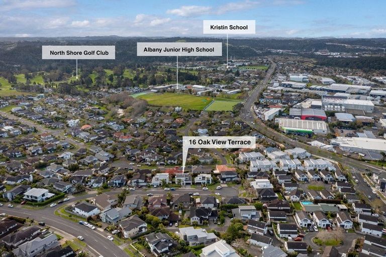 Photo of property in 16 Oak View Terrace, Schnapper Rock, Auckland, 0632
