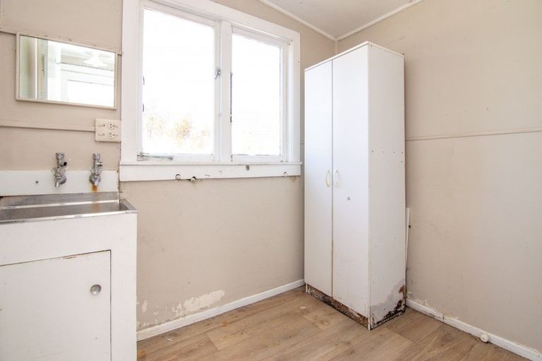 Photo of property in 10 Pahiatua Street, Hokowhitu, Palmerston North, 4410