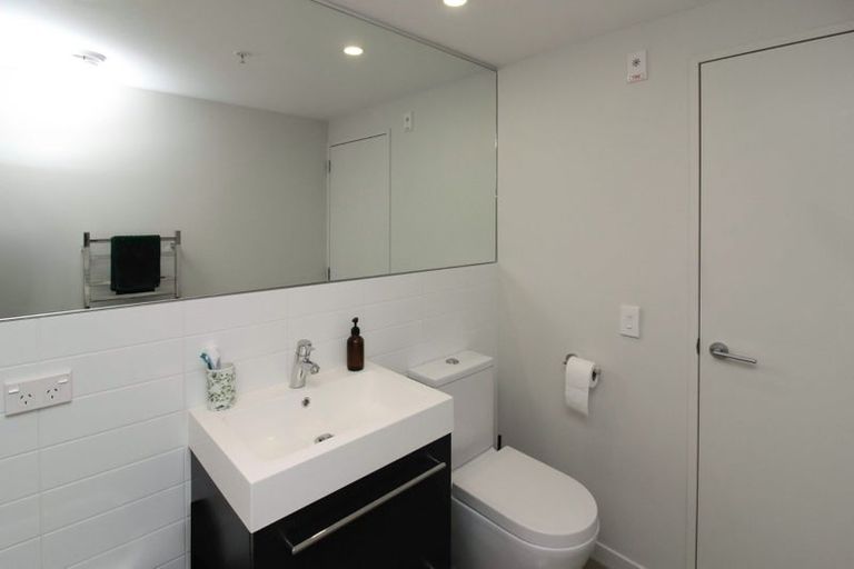 Photo of property in Nouvo Apartments, 5e/21 Rugby Street, Mount Cook, Wellington, 6021