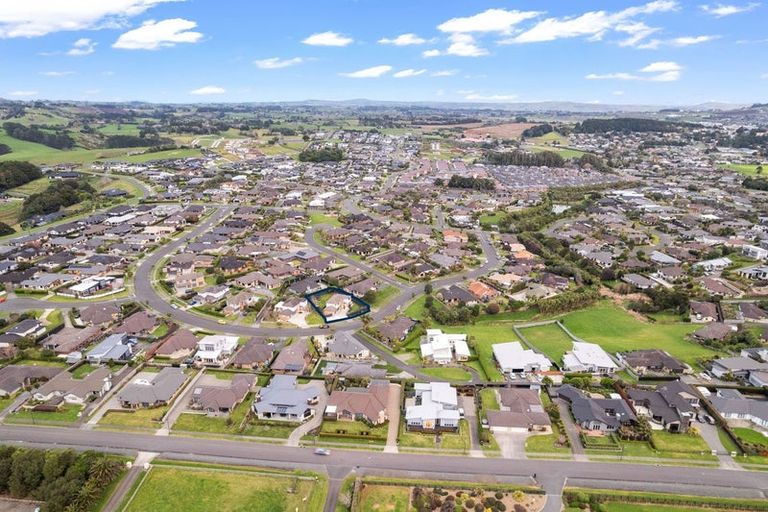 Photo of property in 20 Ina Ville Drive, Pukekohe, 2120