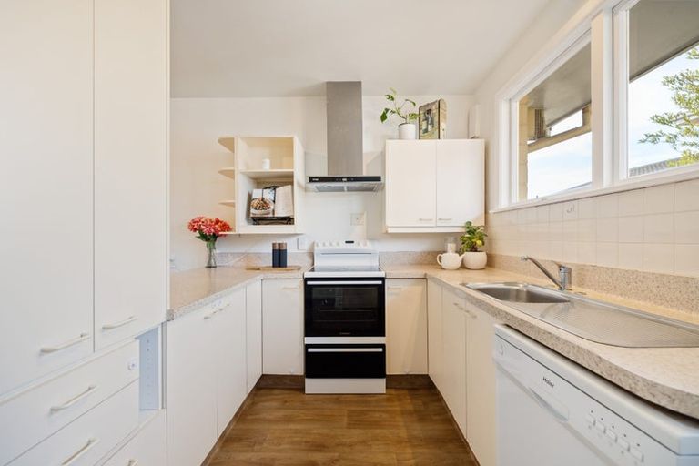 Photo of property in 2/4 Apollo Place, Papanui, Christchurch, 8052