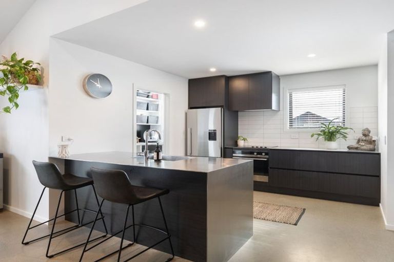 Photo of property in 15 Leicester Street, Jacks Point, 9371