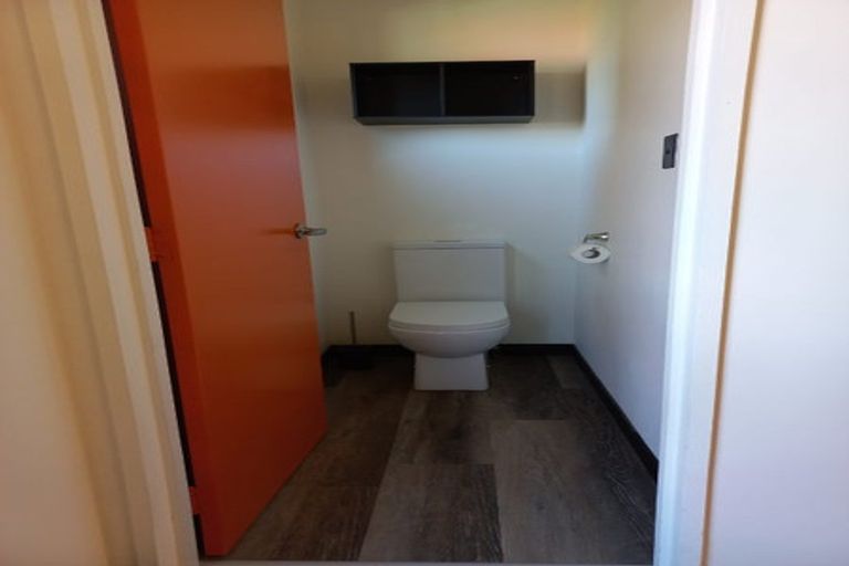 Photo of property in 35 Ticehurst Road, Lyttelton, 8082