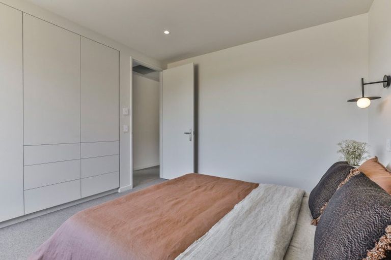 Photo of property in 14 Kirimoko Crescent, Wanaka, 9305