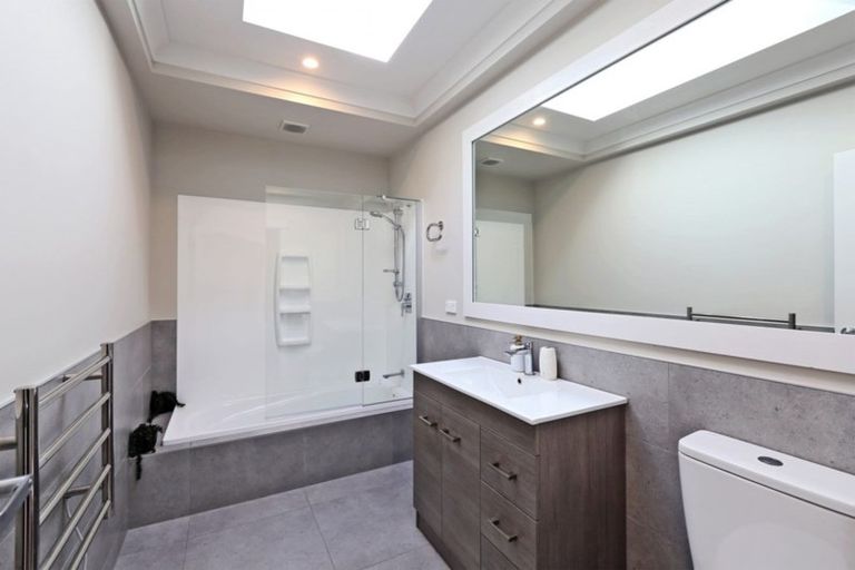 Photo of property in 12 Manganui Place, Te Awa, Napier, 4110