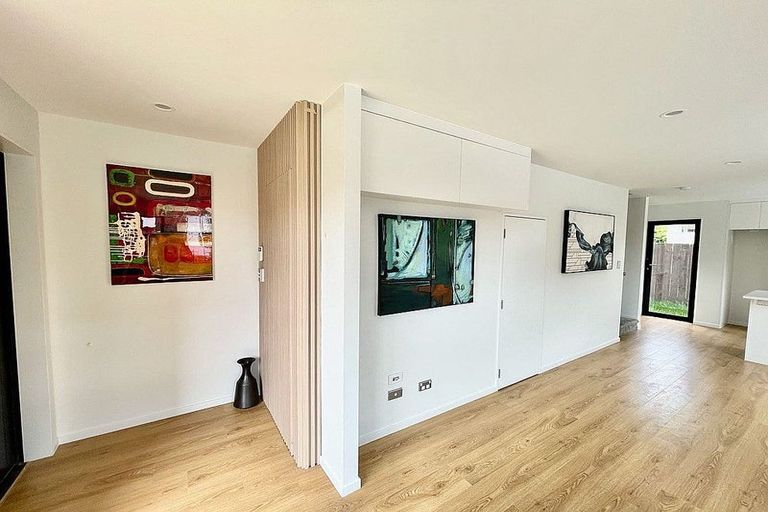Photo of property in 123e Sunnynook Road, Forrest Hill, Auckland, 0620