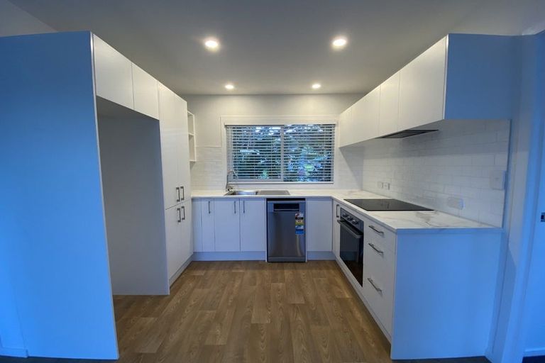 Photo of property in 8 Moera Place, Stanmore Bay, Whangaparaoa, 0932