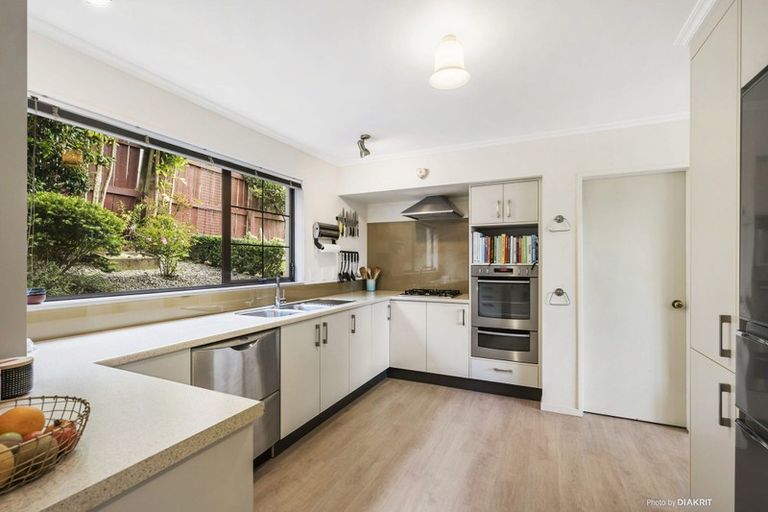 Photo of property in 17 Paddington Grove, Karori, Wellington, 6012