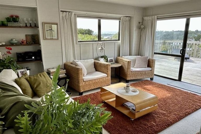 Photo of property in 19 Bay View Road, Raglan, 3225