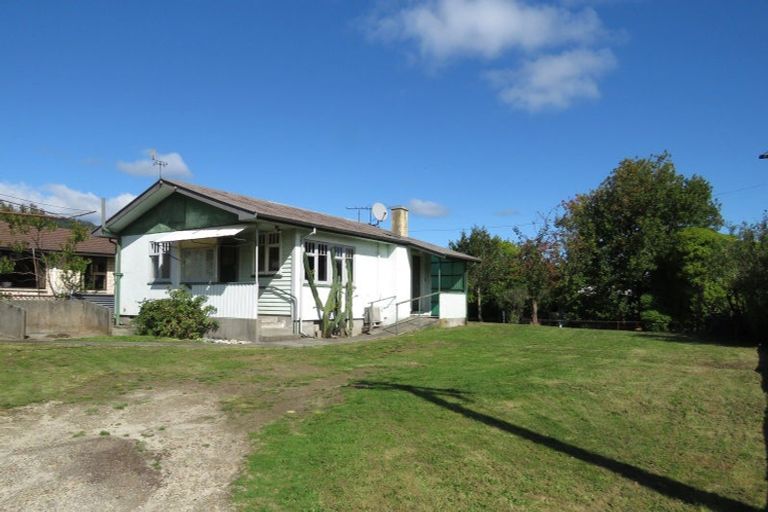 Photo of property in 27 Victory Street, Reefton, 7830