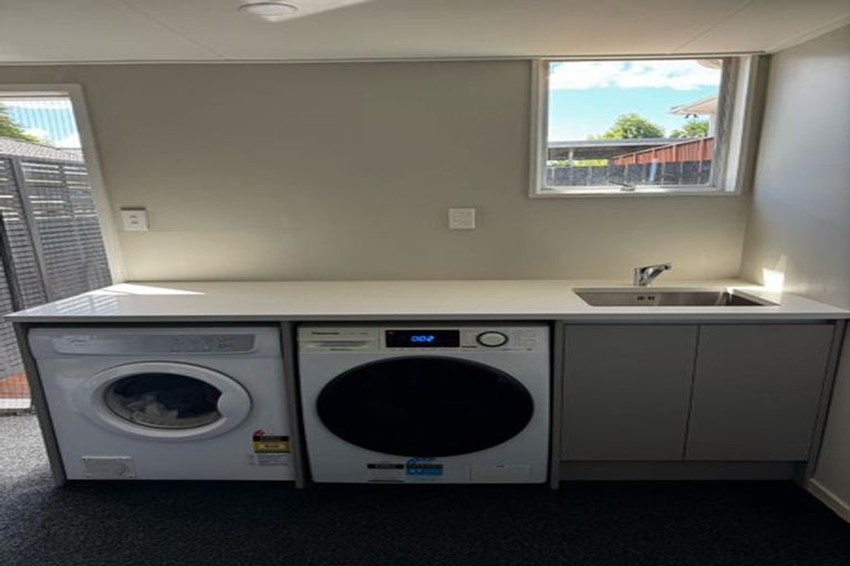 Photo of property in 2/18 James Road, Manurewa, Auckland, 2102