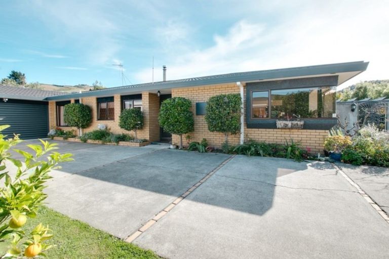 Photo of property in 68 O'dowd Road, Taradale, Napier, 4112