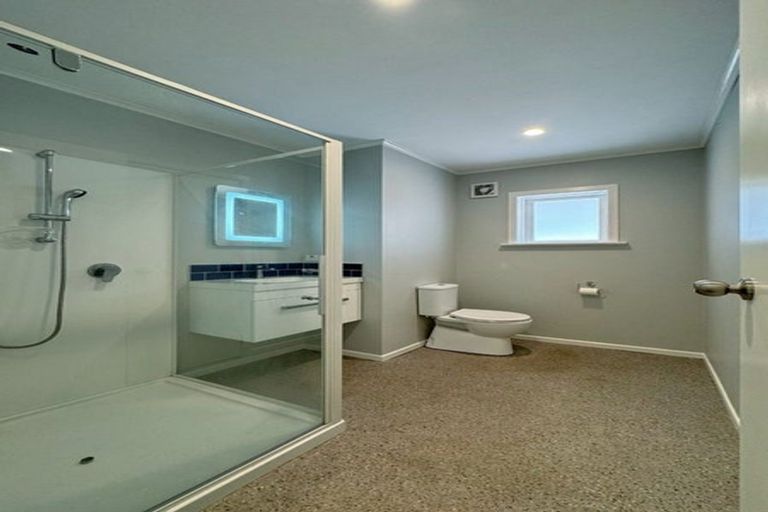 Photo of property in 273 Henderson Valley Road, Henderson, Auckland, 0612