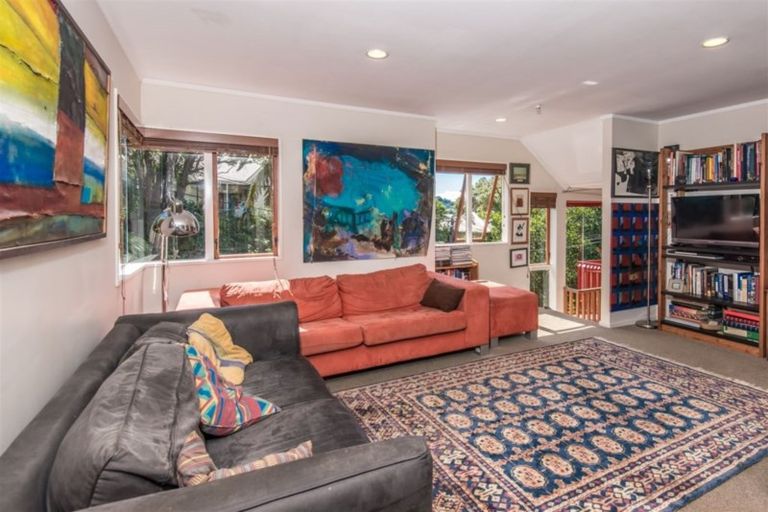 Photo of property in 6a Joll Street, Karori, Wellington, 6012