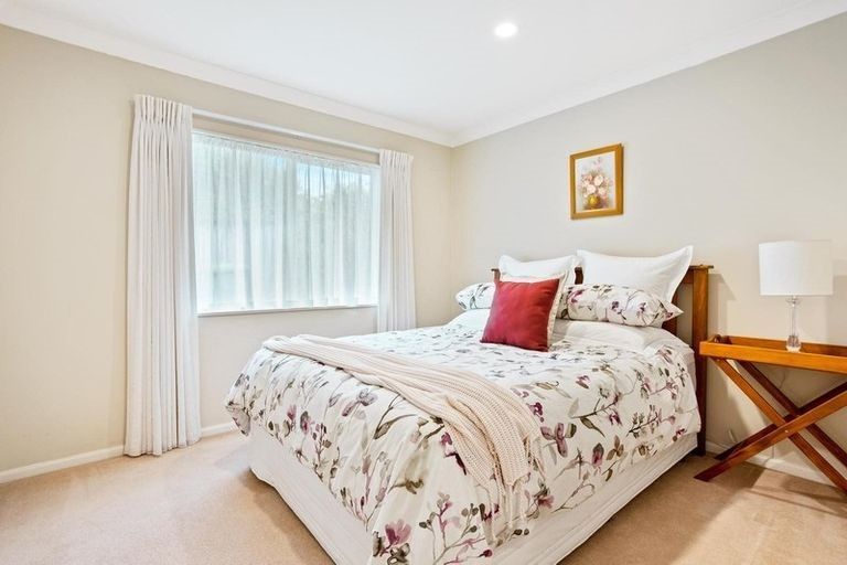 Photo of property in 27 Riverstone Road, Te Atatu Peninsula, Auckland, 0610