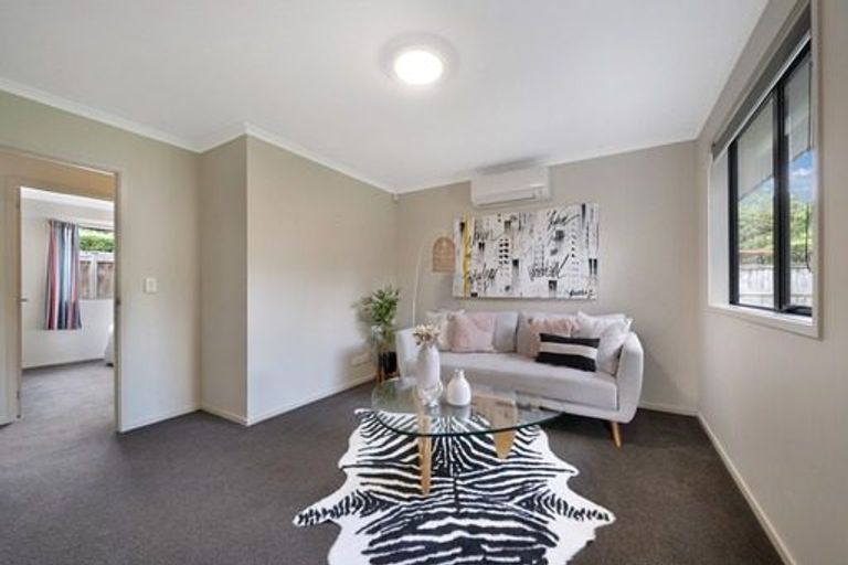 Photo of property in 2 Renata Crescent, Te Atatu Peninsula, Auckland, 0610