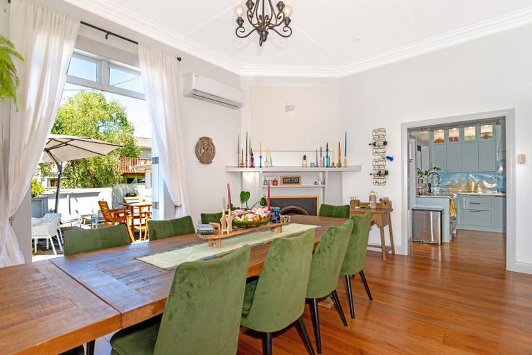 Photo of property in 2 Carnarvon Street, Gisborne, 4010