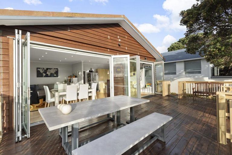 Photo of property in 55 Marine Parade, Paraparaumu Beach, Paraparaumu, 5032