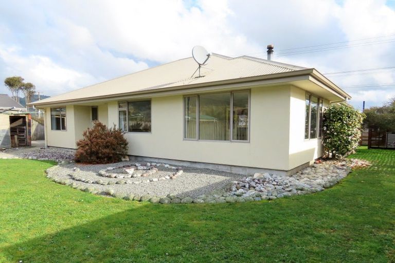 Photo of property in 71 Buller Road, Reefton, 7830