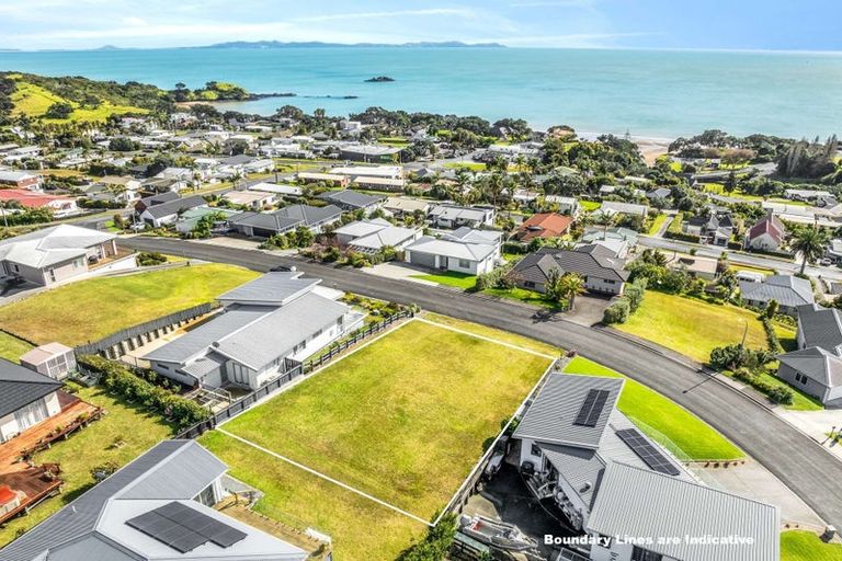 Photo of property in 12 Christine Drive, Coopers Beach, 0420