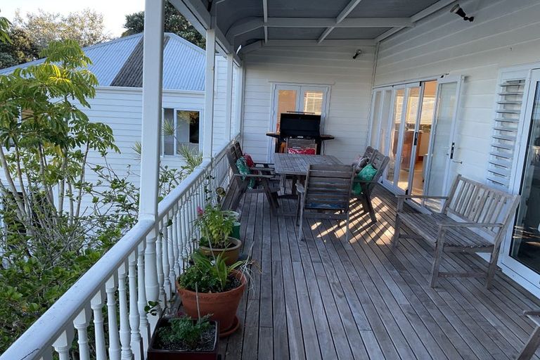 Photo of property in 11 Bulwer Street, Devonport, Auckland, 0624