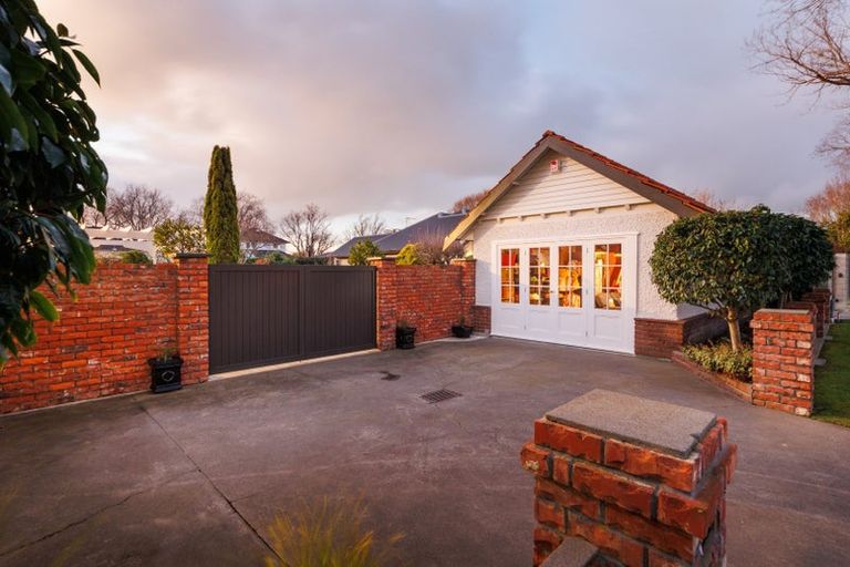 Photo of property in 3 Elmira Avenue, Hokowhitu, Palmerston North, 4410