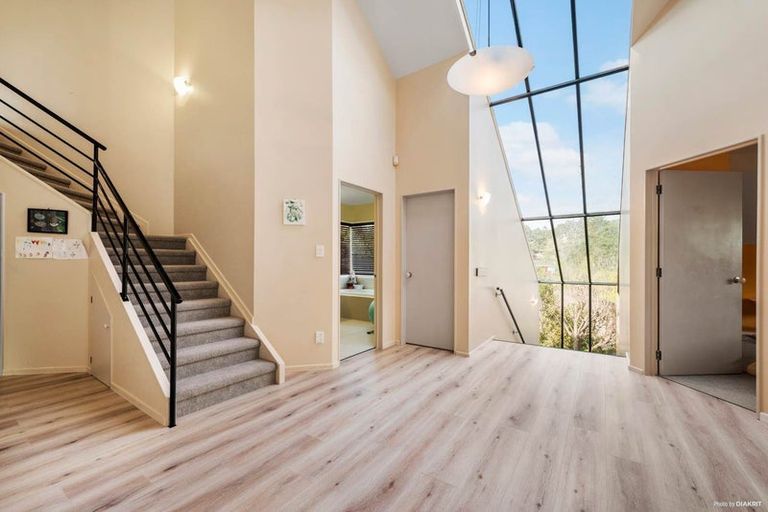 Photo of property in 1 Stitchbird Close, Murrays Bay, Auckland, 0630