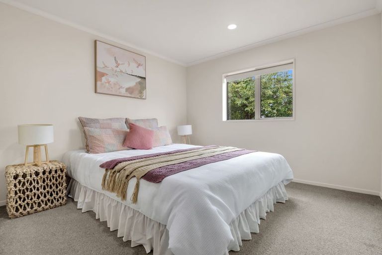 Photo of property in 10 Tribute Loop, Takanini, 2112