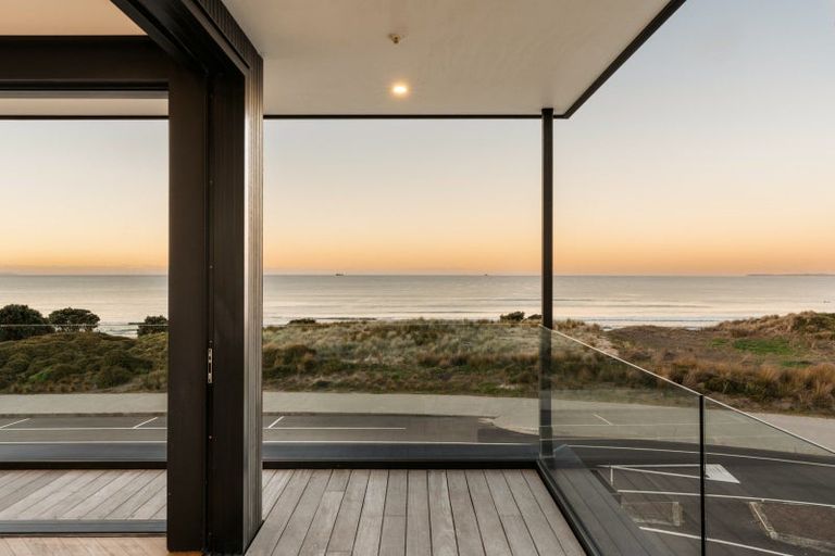 Photo of property in 212 Marine Parade, Mount Maunganui, 3116