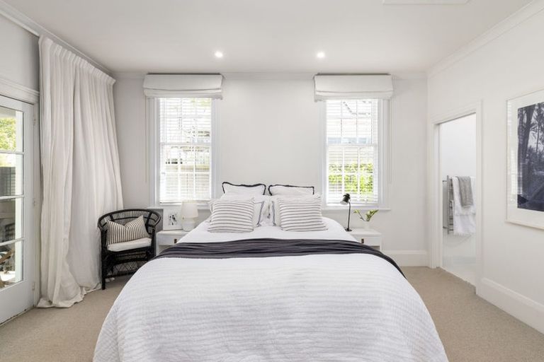 Photo of property in 33 Hawkesbury Avenue, St Albans, Christchurch, 8014