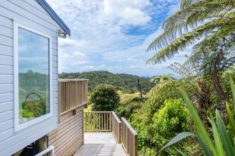 Photo of property in 24 Deirdre Place, Titirangi, Auckland, 0604