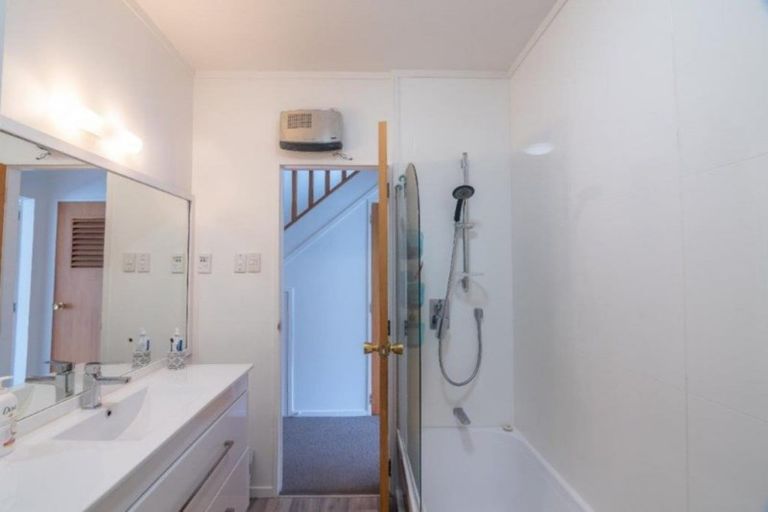 Photo of property in Mcfarlane Mews, 2u8 Mcfarlane Street, Mount Victoria, Wellington, 6011