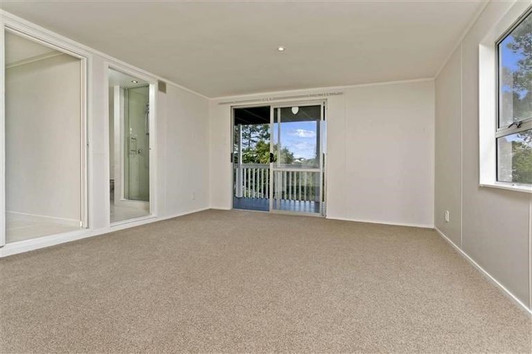 Photo of property in 1/115 Canongate Street, Birkdale, Auckland, 0626