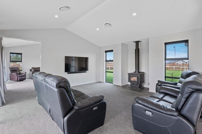 Photo of property in 74 Haymakers Crescent, Rolleston, 7614