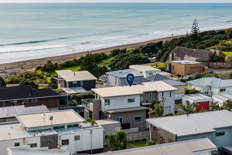 Photo of property in 2/5 Beach Street, Fitzroy, New Plymouth, 4312