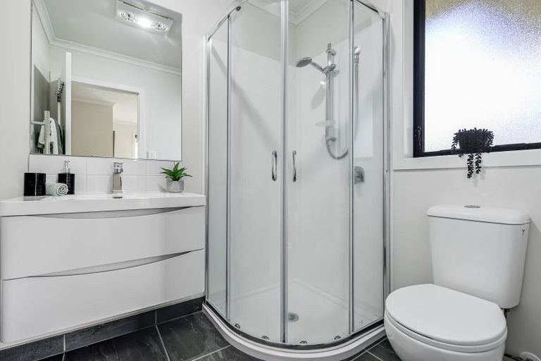 Photo of property in 5 Manawaroa Close, Grandview Heights, Hamilton, 3200