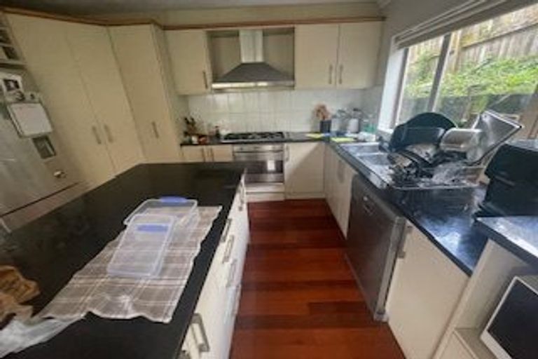 Photo of property in 27d Lyford Crescent, Sunnynook, Auckland, 0620