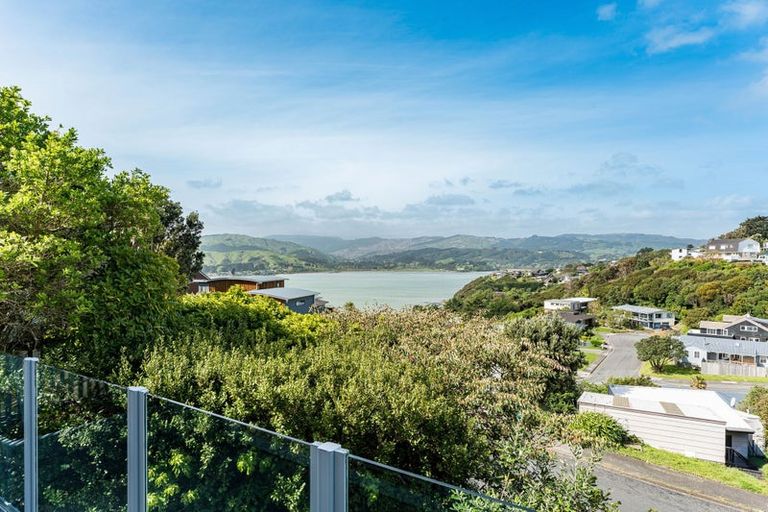 Photo of property in 11 The Anchorage, Whitby, Porirua, 5024