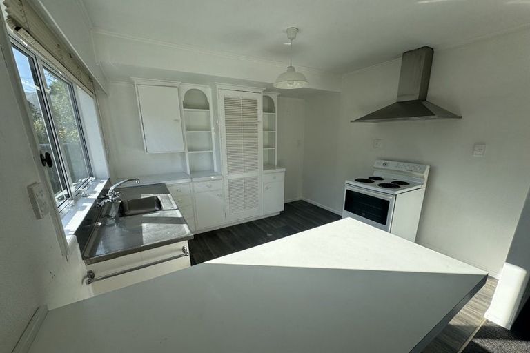 Photo of property in 1 Nikau Road, Waikanae, 5036
